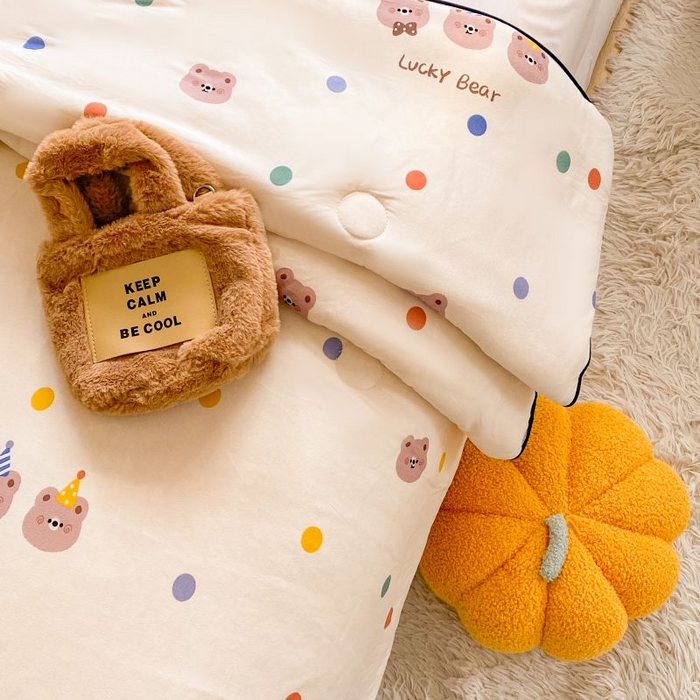 91家纺网 家纺一手货源 找家纺  （不断货 提供买家秀）2025年新款A类母婴级宝宝被子豆豆绒牛奶针织棉被子儿童豆豆被大豆被春秋被 波点小熊