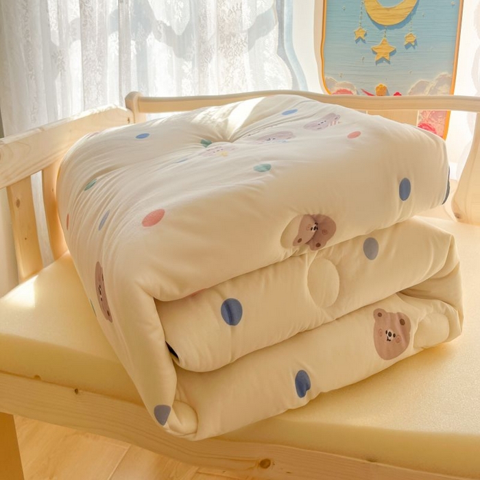 91家纺网 家纺一手货源 找家纺  （不断货 提供买家秀）2025年新款A类母婴级宝宝被子豆豆绒牛奶针织棉被子儿童豆豆被大豆被春秋被 波点小熊