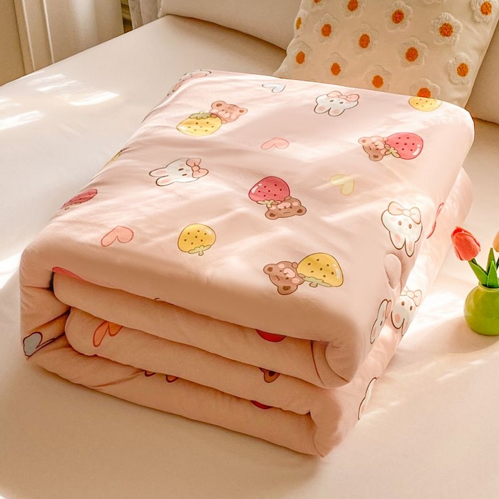 91家纺网 家纺一手货源 找家纺  （不断货 提供买家秀）2025年新款A类母婴级宝宝被子豆豆绒牛奶针织棉被子儿童豆豆被大豆被春秋被 草莓兔兔