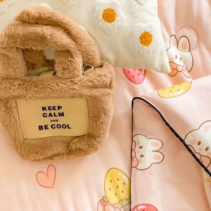 91家纺网 家纺一手货源 找家纺  （不断货 提供买家秀）2025年新款A类母婴级宝宝被子豆豆绒牛奶针织棉被子儿童豆豆被大豆被春秋被 草莓兔兔