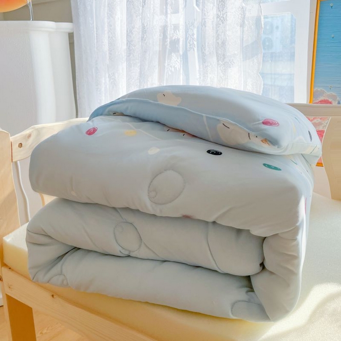 91家纺网 家纺一手货源 找家纺  （不断货 提供买家秀）2025年新款A类母婴级宝宝被子豆豆绒牛奶针织棉被子儿童豆豆被大豆被春秋被 嗨皮狗