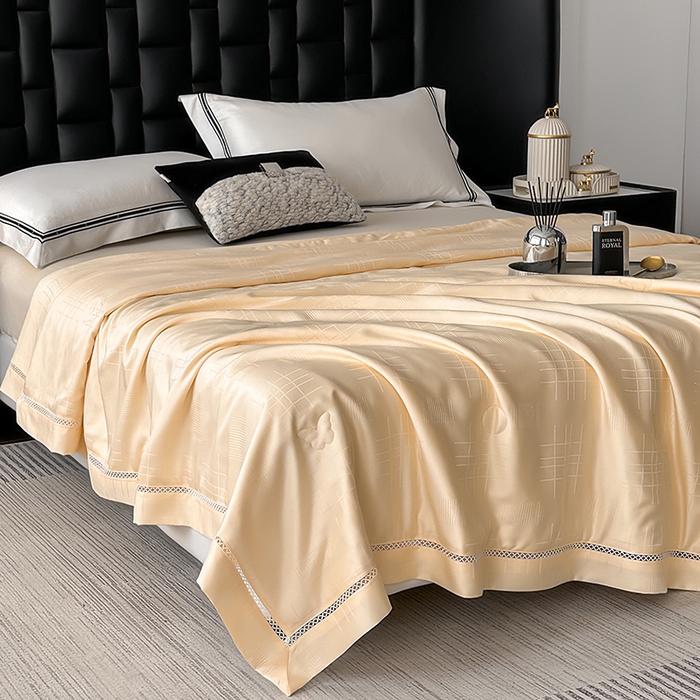 91家纺网 家纺一手货源 找家纺 蜜柚 2025新款卡伦50s莱赛尔天丝提花工艺夏被夏凉被空调被 卡伦金