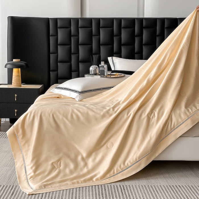 91家纺网 家纺一手货源 找家纺 蜜柚 2025新款卡伦50s莱赛尔天丝提花工艺夏被夏凉被空调被 卡伦金