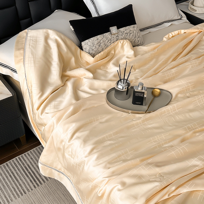 91家纺网 家纺一手货源 找家纺 蜜柚 2025新款卡伦50s莱赛尔天丝提花工艺夏被夏凉被空调被 卡伦金