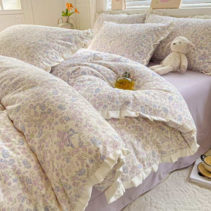 91家纺网 家纺一手货源 找家纺 暖芯优选 2025新款直播热款赫本风花边款针织法式印花吊边床单三件套床笠四件套 拾春