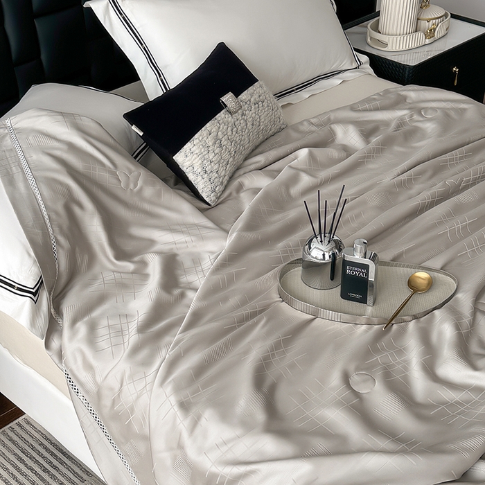 91家纺网 家纺一手货源 找家纺 蜜柚 2025新款卡伦50s莱赛尔天丝提花工艺夏被夏凉被空调被 卡伦灰