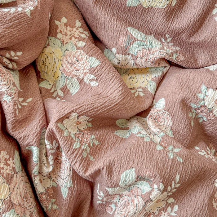 91家纺网 家纺一手货源 找家纺 暖芯优选 2025新款直播热款赫本风花边款针织法式印花吊边床单三件套床笠四件套 瑶枝