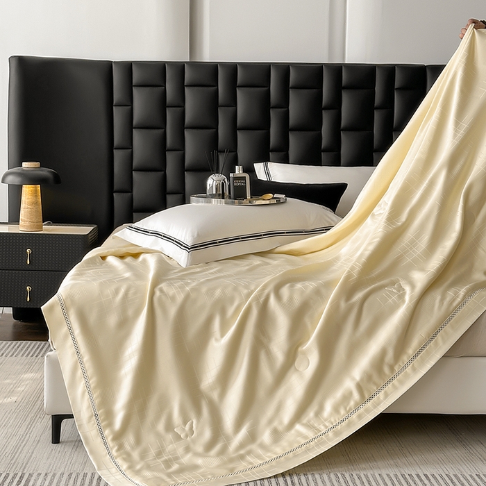 91家纺网 家纺一手货源 找家纺 蜜柚 2025新款卡伦50s莱赛尔天丝提花工艺夏被夏凉被空调被 卡伦米