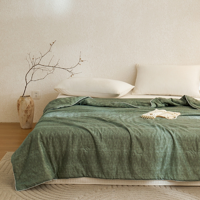 91家纺网 家纺一手货源 找家纺 蜜柚 2025新款赛瑞娜复古系列 A类全棉纯棉60支有氧双层纱复古夏被夏凉被空调被 千寻绿