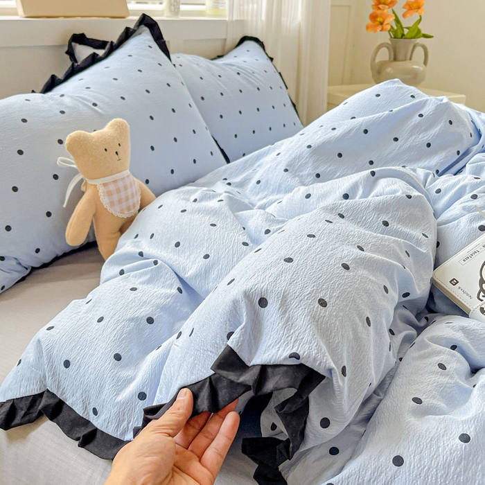 91家纺网 家纺一手货源 找家纺 暖芯优选 2025新款直播热款赫本风花边款针织法式印花吊边床单三件套床笠四件套 波点-蓝