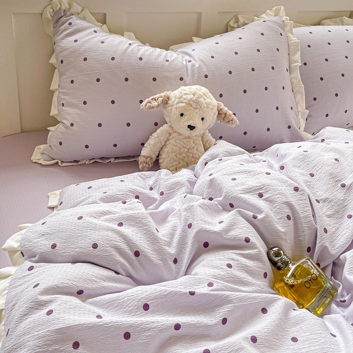 91家纺网 家纺一手货源 找家纺 暖芯优选 2025新款直播热款赫本风花边款针织法式印花吊边床单三件套床笠四件套 波点-紫