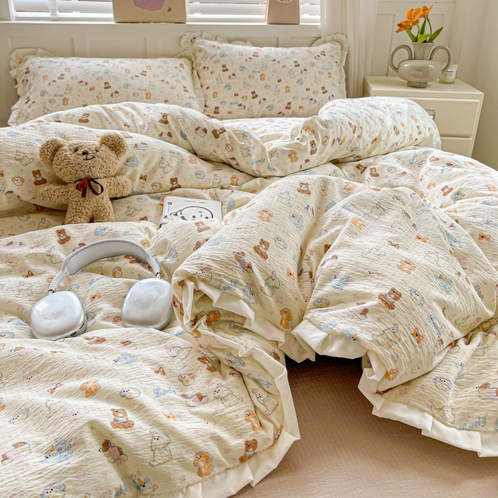 91家纺网 家纺一手货源 找家纺 暖芯优选 2025新款直播热款赫本风花边款针织法式印花吊边床单三件套床笠四件套 开心乐园