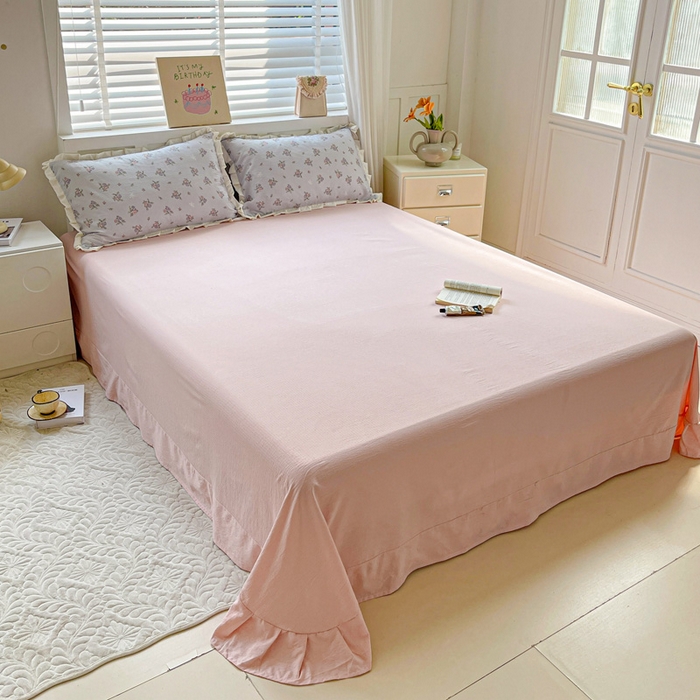 91家纺网 家纺一手货源 找家纺 暖芯优选 2025新款直播热款赫本风花边款针织法式印花吊边床单三件套床笠四件套 蓝铃