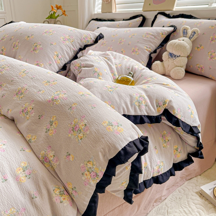 暖芯优选 2025新款直播热款赫本风花边款针织法式印花吊边床单三件套床笠四件套 米亚