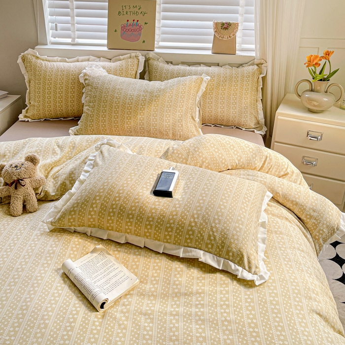 91家纺网 家纺一手货源 找家纺 暖芯优选 2025新款直播热款赫本风花边款针织法式印花吊边床单三件套床笠四件套 莫奈