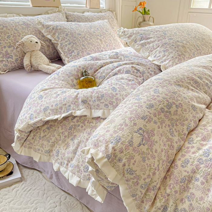 91家纺网 家纺一手货源 找家纺 暖芯优选 2025新款直播热款赫本风花边款针织法式印花吊边床单三件套床笠四件套 拾春