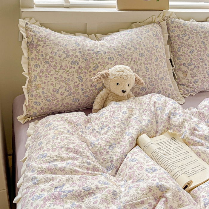 91家纺网 家纺一手货源 找家纺 暖芯优选 2025新款直播热款赫本风花边款针织法式印花吊边床单三件套床笠四件套 拾春