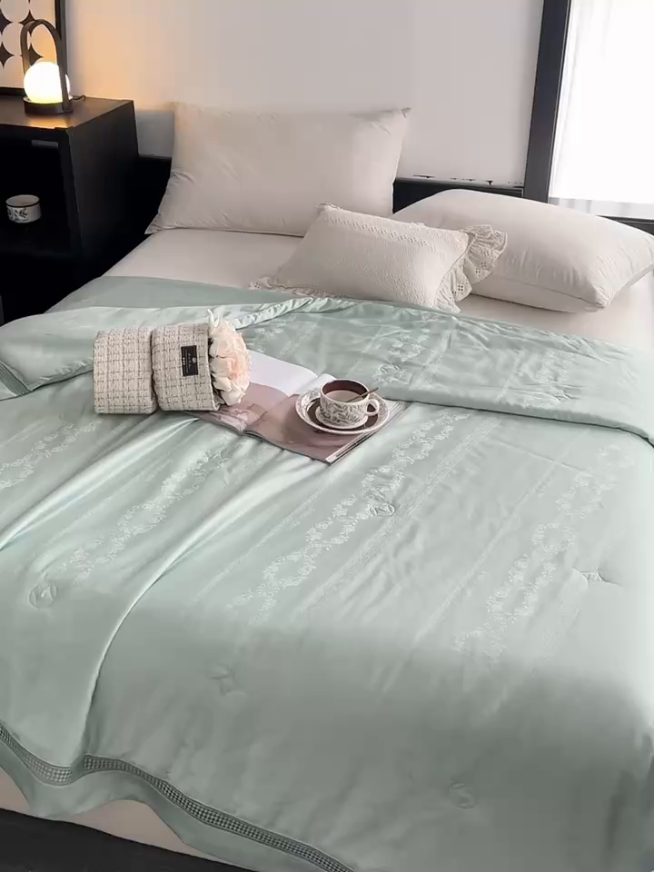 91家纺网 家纺一手货源 找家纺 蜜柚 2025新款维纳斯系列-LF奥地利兰精天丝大提花Naia夏被夏凉被空调被 维纳斯绿