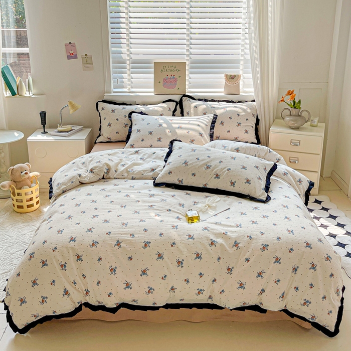 91家纺网 家纺一手货源 找家纺 暖芯优选 2025新款直播热款赫本风花边款针织法式印花吊边床单三件套床笠四件套 舒曼