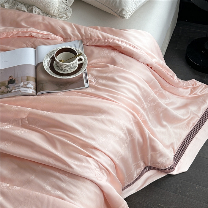 91家纺网 家纺一手货源 找家纺 蜜柚 2025新款维纳斯系列-LF奥地利兰精天丝大提花Naia夏被夏凉被空调被 维纳斯粉