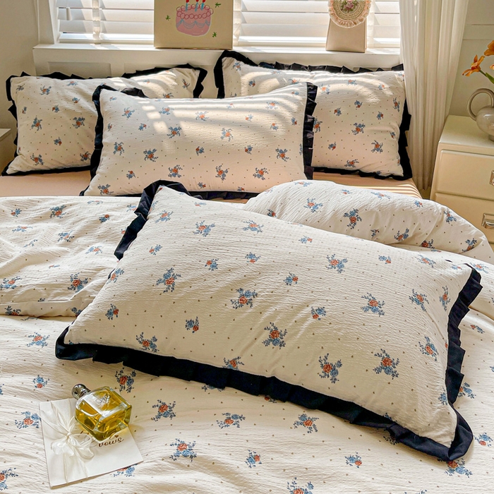 91家纺网 家纺一手货源 找家纺 暖芯优选 2025新款直播热款赫本风花边款针织法式印花吊边床单三件套床笠四件套 舒曼