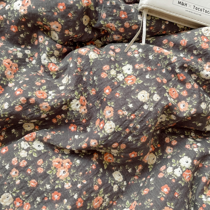 91家纺网 家纺一手货源 找家纺 暖芯优选 2025新款直播热款赫本风花边款针织法式印花吊边床单三件套床笠四件套 晚香玉