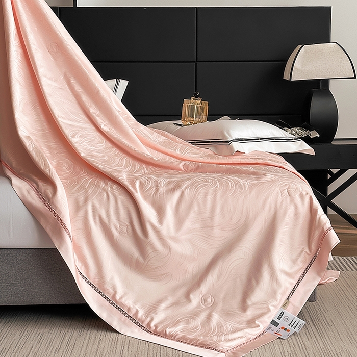 91家纺网 家纺一手货源 找家纺 蜜柚 2025春夏新品蒂芙尼100S天丝银丝大提花夏被夏凉被空调被 蒂芙尼粉