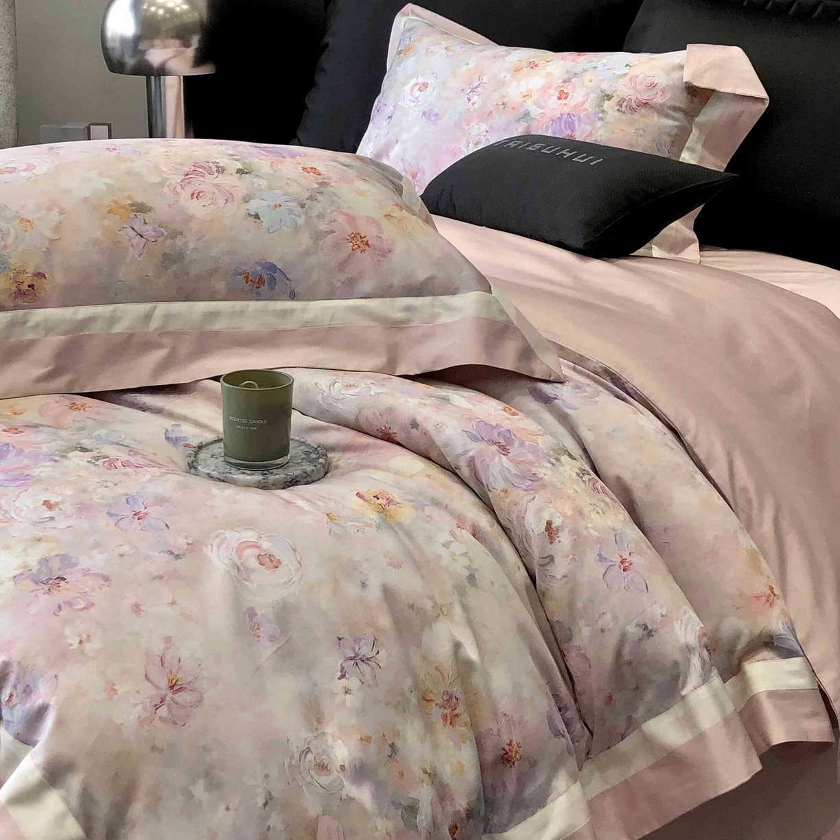 91家纺网 家纺一手货源 找家纺 太古汇家居 2025新款高支高密长绒棉专版数码印花双拼四件套系列-都市新贵【券后不低于378】 生如夏花-玫瑰粉