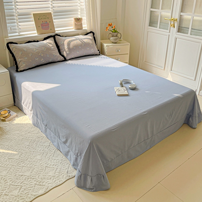 91家纺网 家纺一手货源 找家纺 暖芯优选 2025新款直播热款赫本风花边款针织法式印花吊边床单三件套床笠四件套 雅秀