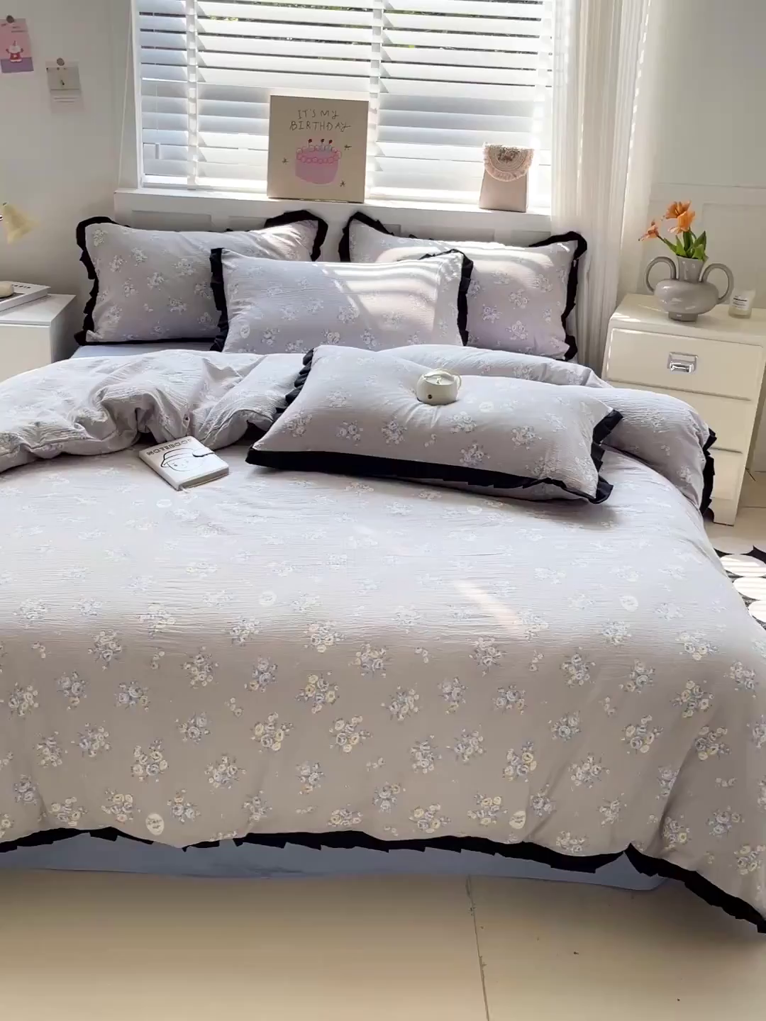 91家纺网 家纺一手货源 找家纺 暖芯优选 2025新款直播热款赫本风花边款针织法式印花吊边床单三件套床笠四件套 雅秀