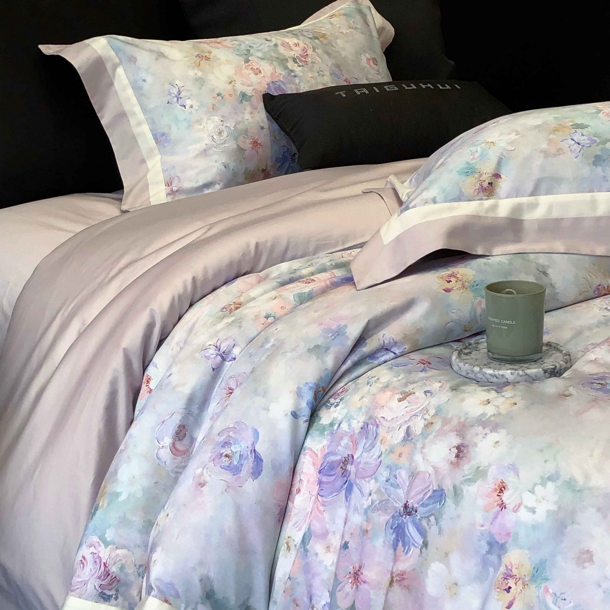 91家纺网 家纺一手货源 找家纺 太古汇家居 2025新款高支高密长绒棉专版数码印花双拼四件套系列-都市新贵【券后不低于378】 生如夏花-香盈紫