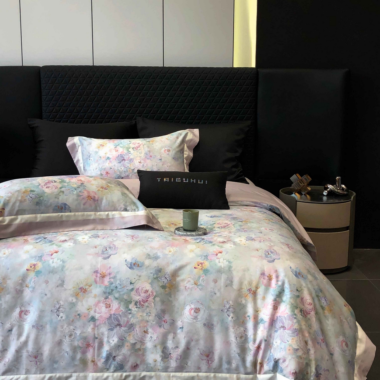 91家纺网 家纺一手货源 找家纺 太古汇家居 2025新款高支高密长绒棉专版数码印花双拼四件套系列-都市新贵【券后不低于378】 生如夏花-香盈紫