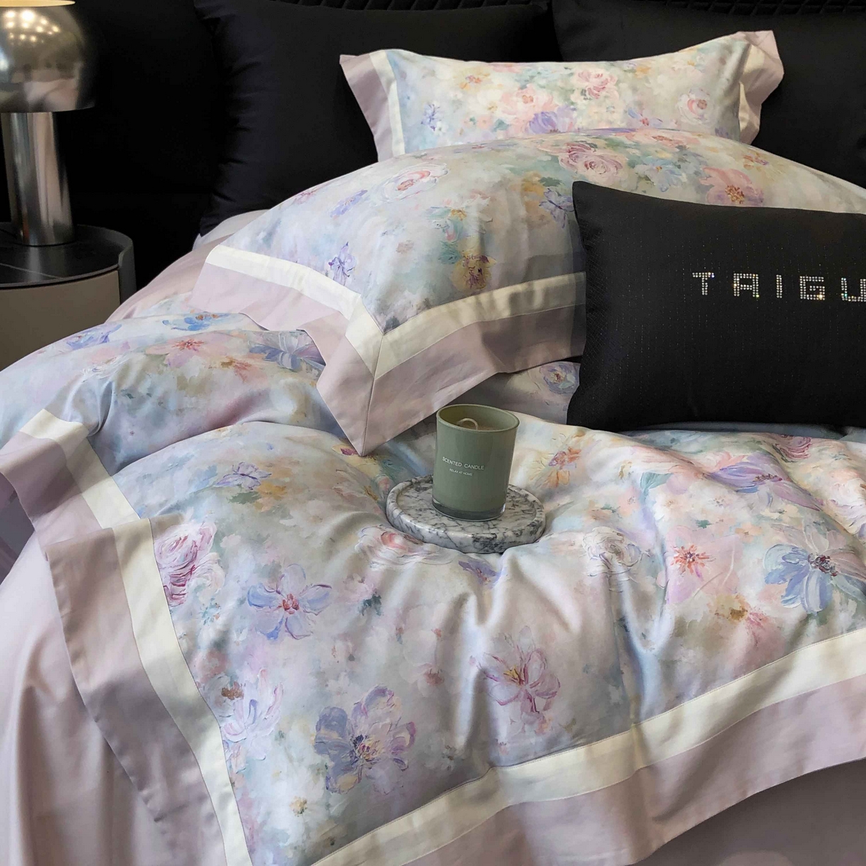 91家纺网 家纺一手货源 找家纺 太古汇家居 2025新款高支高密长绒棉专版数码印花双拼四件套系列-都市新贵【券后不低于378】 生如夏花-香盈紫