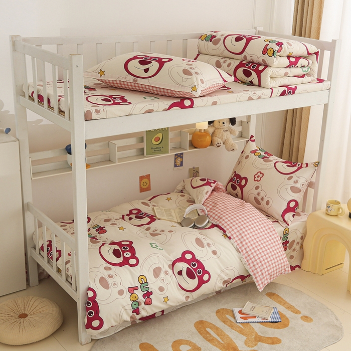 91家纺网 家纺一手货源 找家纺 天之爱 2025新款全棉纯棉印花三件套学生六件套 草莓熊熊