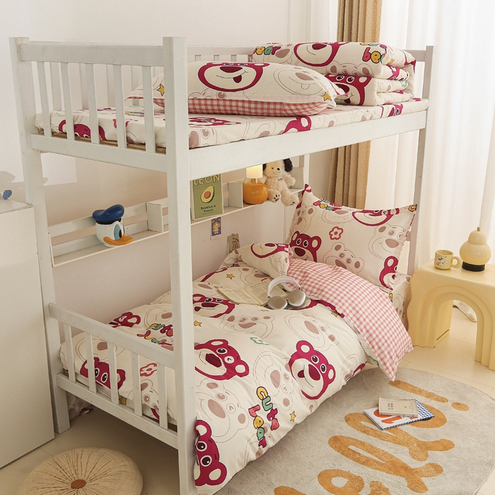 91家纺网 家纺一手货源 找家纺 天之爱 2025新款全棉纯棉印花三件套学生六件套 草莓熊熊