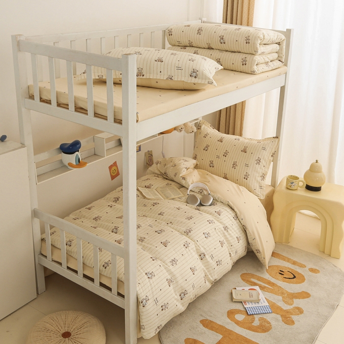 91家纺网 家纺一手货源 找家纺 天之爱 2025新款全棉纯棉印花三件套学生六件套 条纹熊