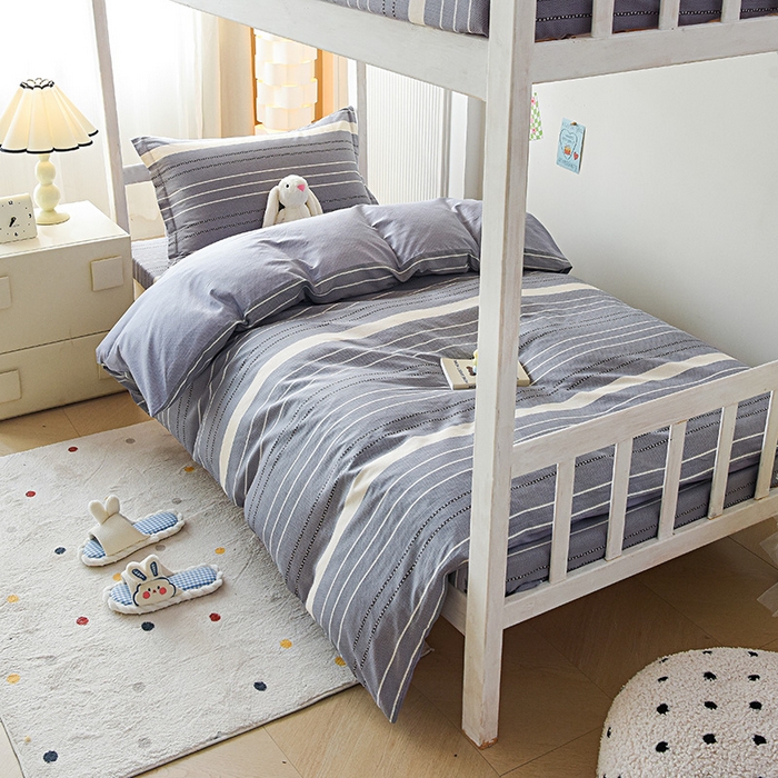 91家纺网 家纺一手货源 找家纺 天之爱 2025新款全棉纯棉印花三件套学生六件套 芬利莱-灰