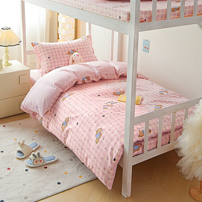 91家纺网 家纺一手货源 找家纺 天之爱 2025新款全棉纯棉印花三件套学生六件套 趴趴熊