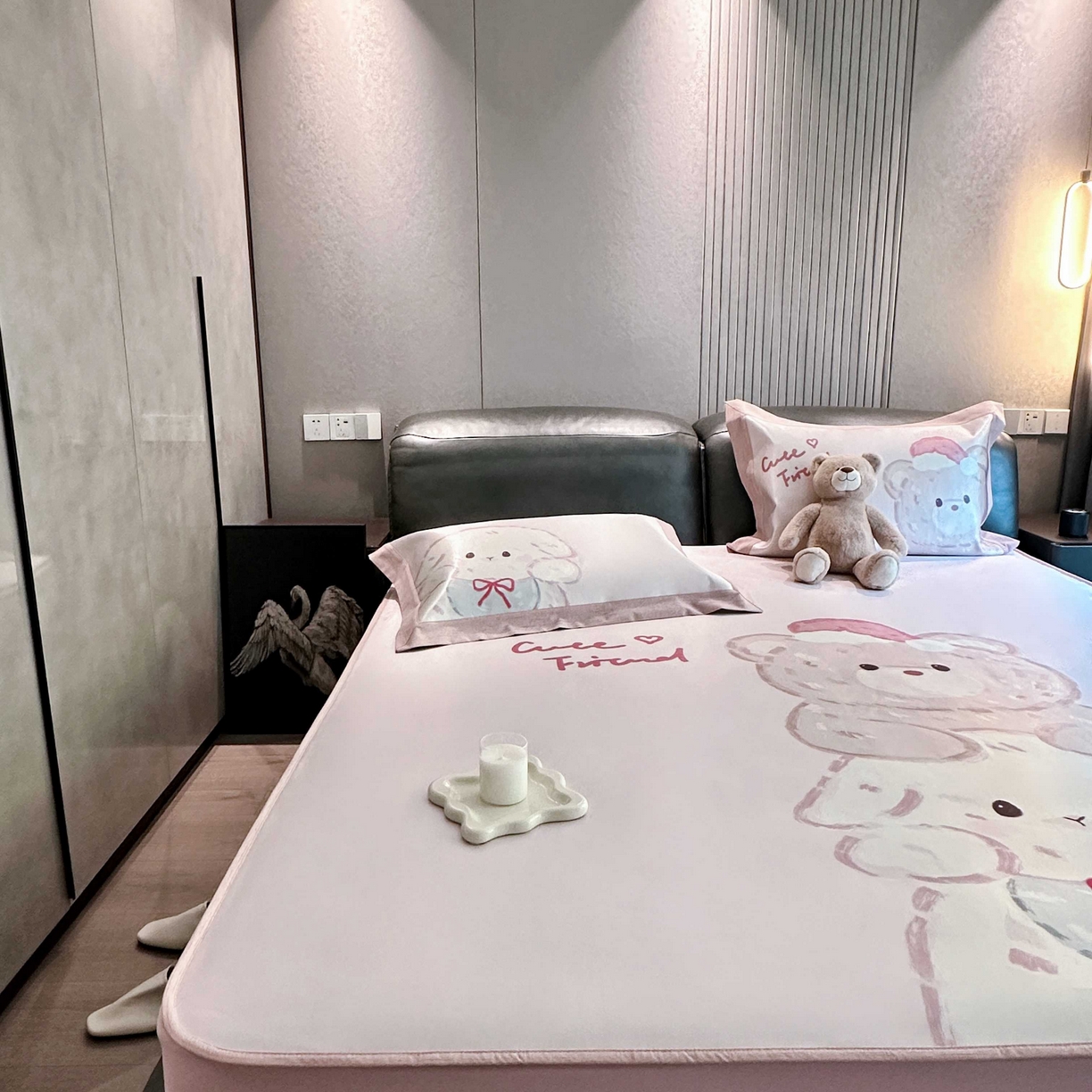 91家纺网 家纺一手货源 找家纺 JUICY 橘滋家纺 2025新款夏日高端轻奢数码冰丝奢简高级凉席床笠 叠叠乐园