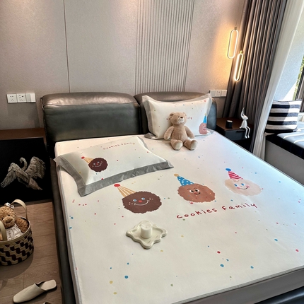 91家纺网 家纺一手货源 找家纺 （总）JUICY 橘滋家纺 2025新款夏日高端轻奢简约数码卡通冰丝席高级凉席床笠