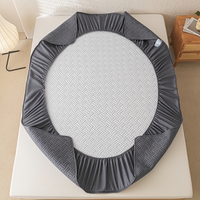 91家纺网 家纺一手货源 找家纺 欧邦 2025新款四季款纯色水洗棉夹棉床笠床垫保护罩-场景一 条格-深灰