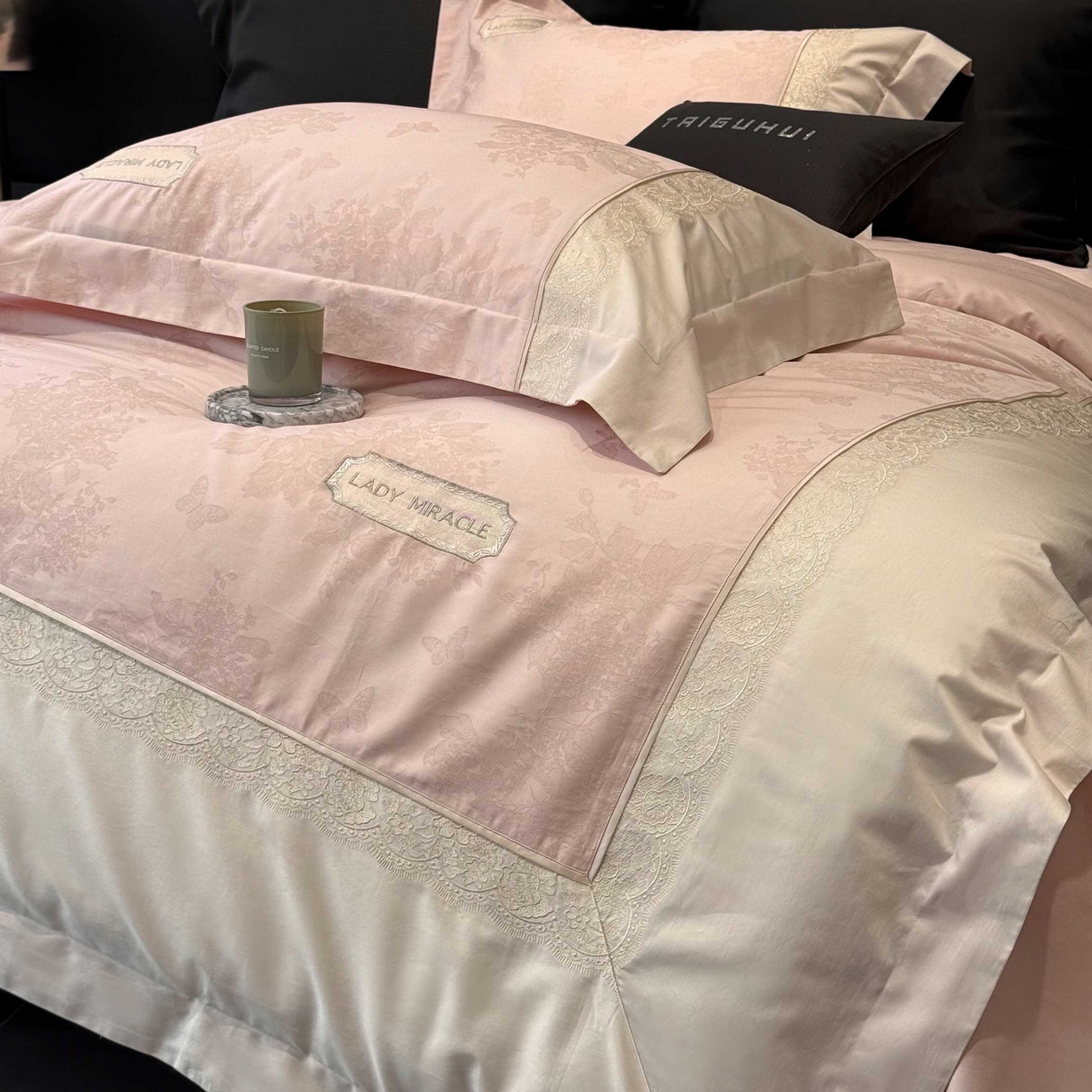 91家纺网 家纺一手货源 找家纺 （总）太古汇家居 2025新款全棉提花绣花“伊莎贝拉”系列四件套