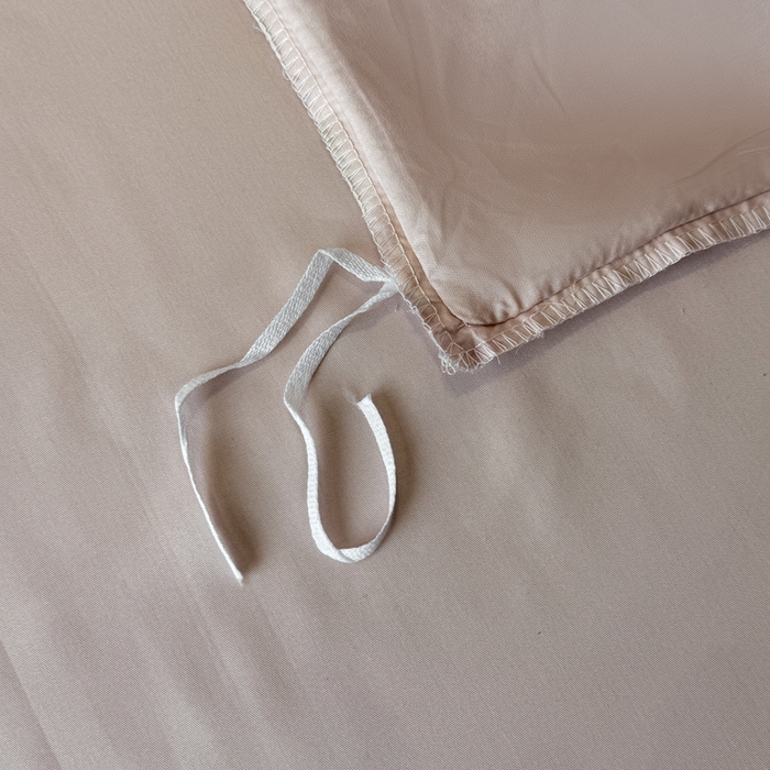 91家纺网 家纺一手货源 找家纺 芊寻家居 2025春夏新款50支莱赛尔天丝贡缎数码印花麻绳款四件套高端礼盒 绣球花语粉