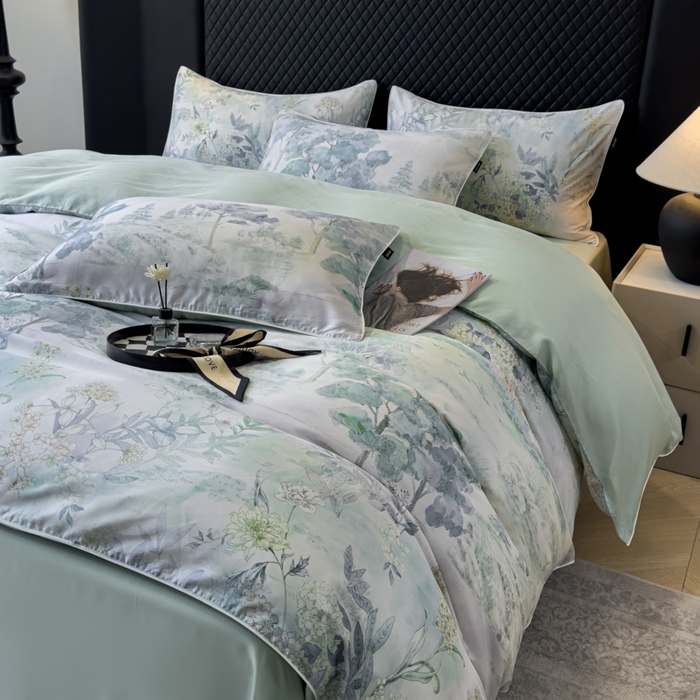 91家纺网 家纺一手货源 找家纺 芊寻家居 2025春夏新款50支莱赛尔天丝贡缎数码印花麻绳款四件套高端礼盒 远山黛兰绿