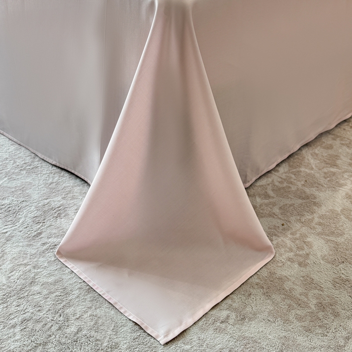 91家纺网 家纺一手货源 找家纺 洺兰家居 2025春夏新款100支莱赛尔天丝贡缎数码印花麻绳款四件套高端礼盒 绣球花语粉