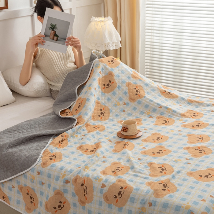 91家纺网 家纺一手货源 找家纺 乐家毛巾被（工厂自产自销） 2025新款A类全棉六层纱印花毛巾被 黄油小熊