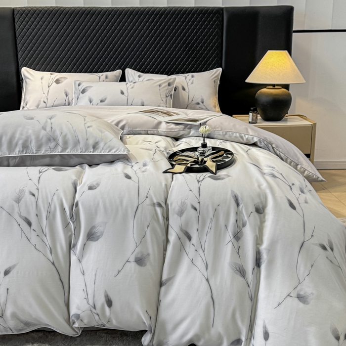 91家纺网 家纺一手货源 找家纺 芊寻家居 2025春夏新款50支莱赛尔天丝贡缎数码印花麻绳款四件套高端礼盒 静谧灰