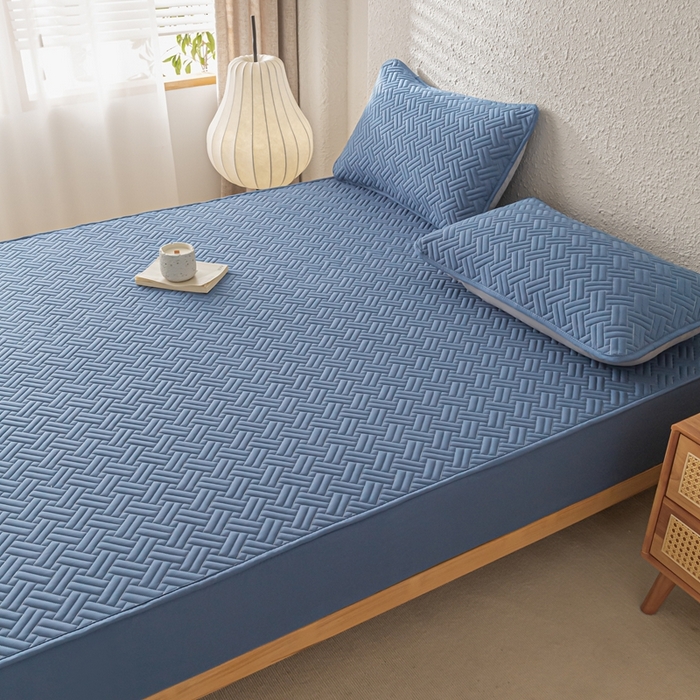 91家纺网 家纺一手货源 找家纺 欧邦 2025新款四季款纯色水洗棉夹棉床笠床垫保护罩-场景一 条格-宝蓝