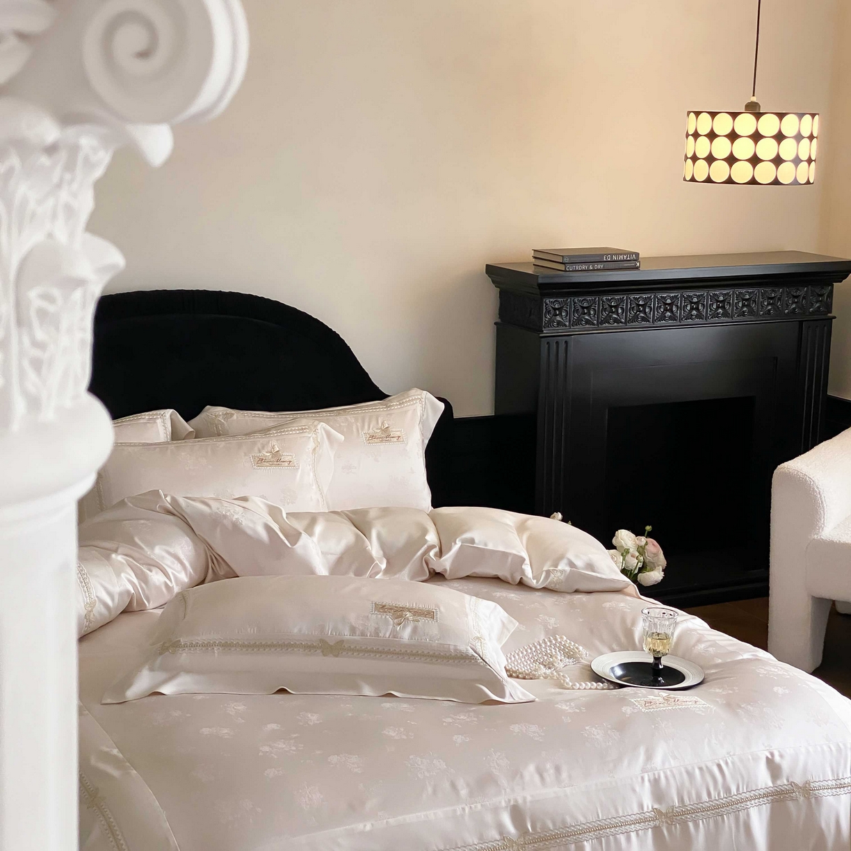 91家纺网 家纺一手货源 找家纺 太古汇家居 2025新款兰精天丝高精密提花-绣花“花间蝶影”系列  花间蝶影-香槟