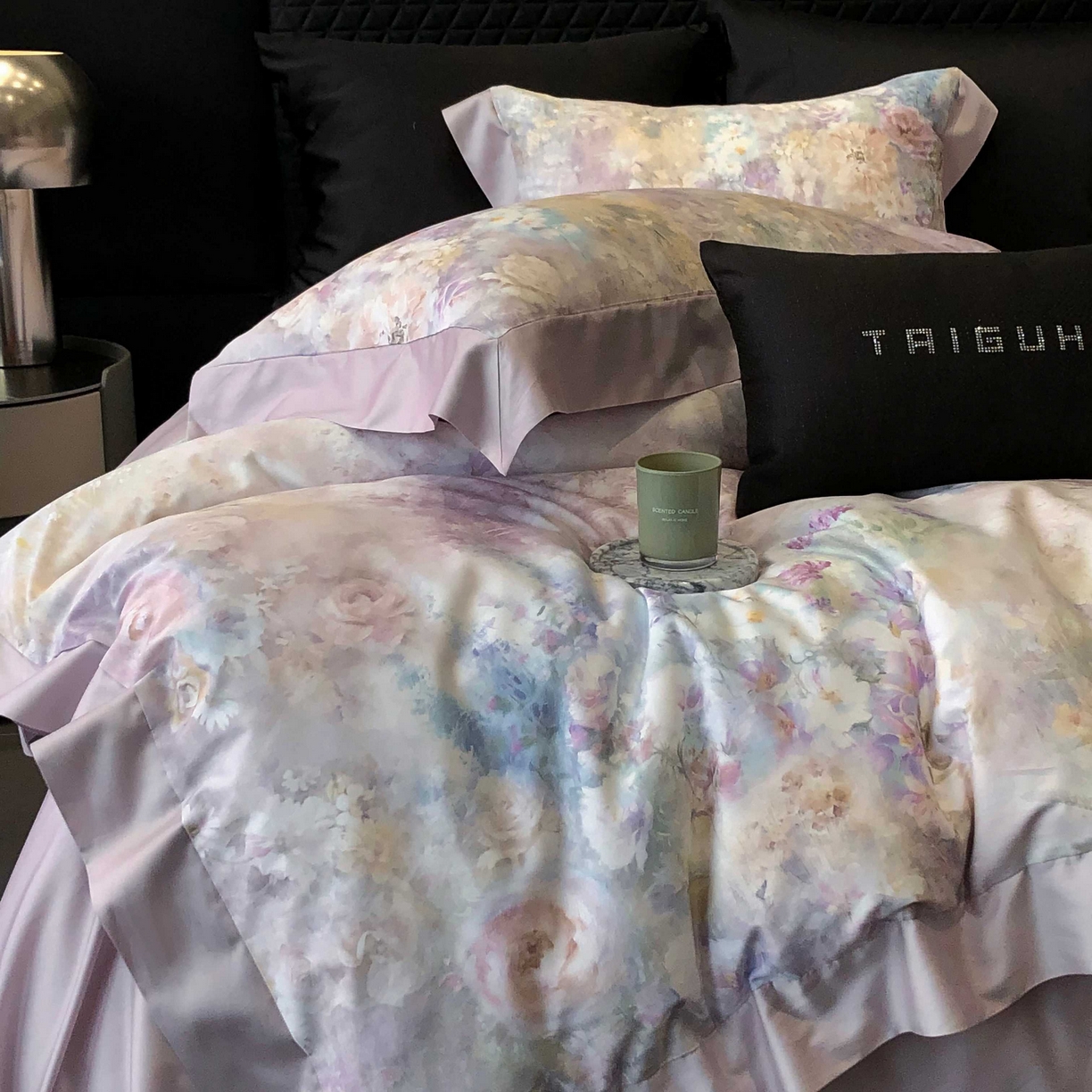 91家纺网 家纺一手货源 找家纺 2025新款高支高密长绒棉专版数码印花双拼系列四件套-卡梅伦【券后不低于378】 棉沐苒-紫